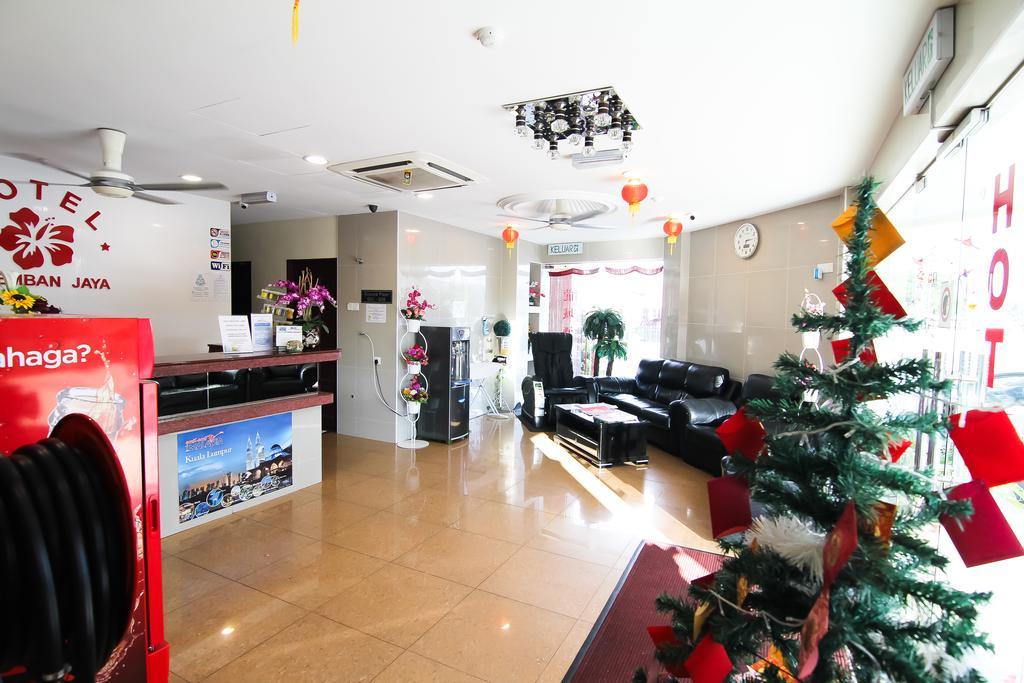 Jaya Hotel 2*