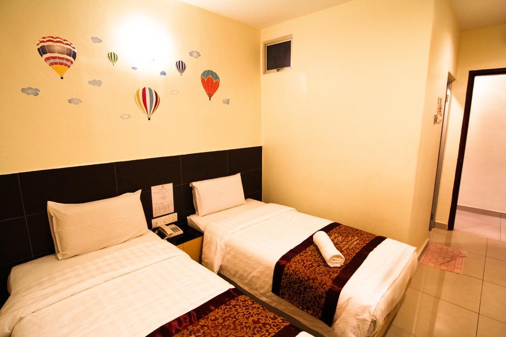 Jaya Hotel 2*