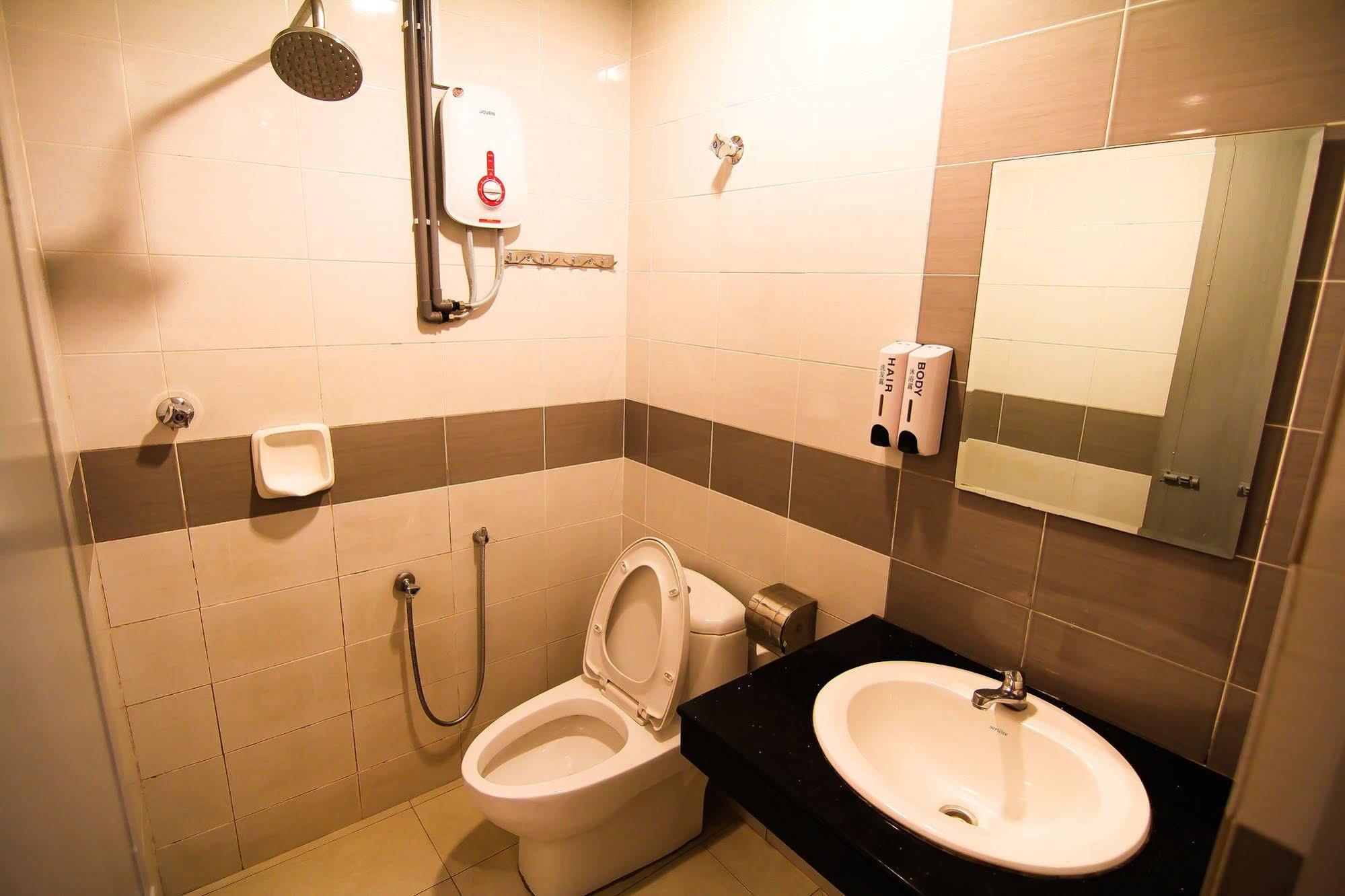 Jaya Hotel 2*